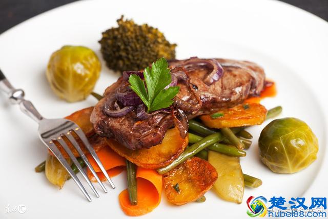 浪漫情人节再也不用排队啦，我们在家自己做牛排！