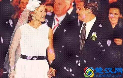 《泰坦尼克号》的杰克和露丝一起长胖，颜值掉线但衣品还在