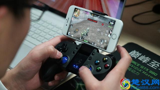 吃鸡大对决！游戏手柄究竟能不能帮助你更好的吃鸡呢？