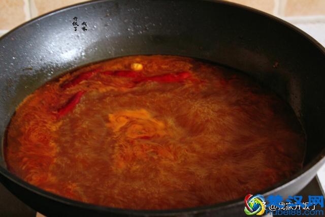 在家做麻辣烫，比点外卖强，麻辣鲜香又过瘾，恨不得天天吃一碗