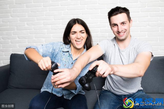 You beat me是指“我服了你”，那“beat it”是什么意思呢？