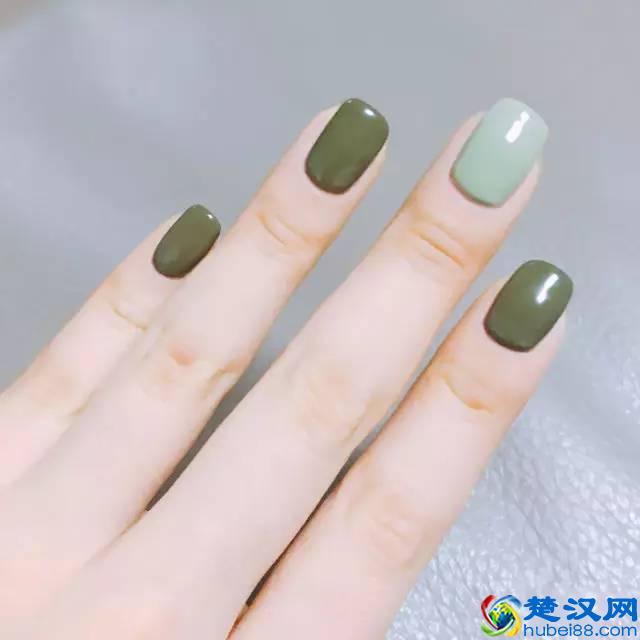 过年自己做美甲！教你美甲技巧：新手如何涂好甲油胶！