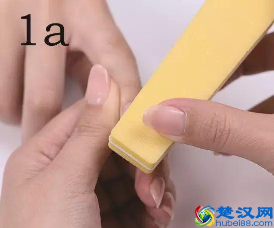 过年自己做美甲！教你美甲技巧：新手如何涂好甲油胶！