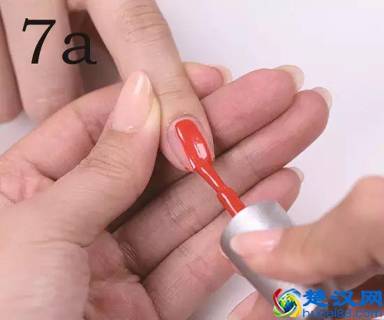 过年自己做美甲！教你美甲技巧：新手如何涂好甲油胶！