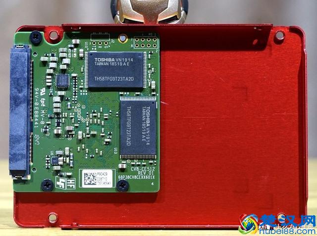 家用入门SSD怎么选？四款最热销的240-256G固态硬盘横向对比评测