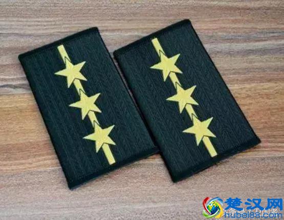 “上尉”团长和“上校”连长，谁的级别高？看完涨知识了！