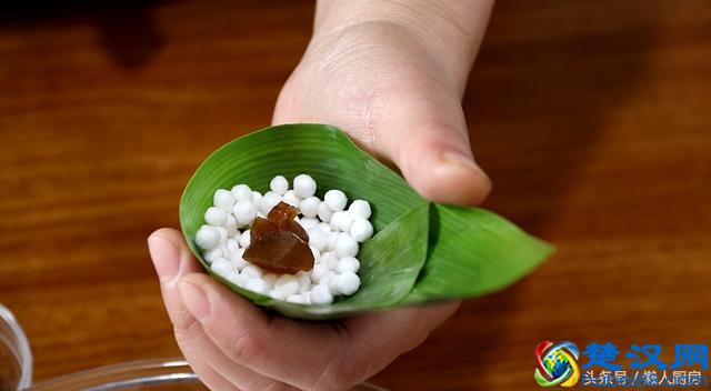 吃腻了糯米粽子，教你用西米做水晶粽子