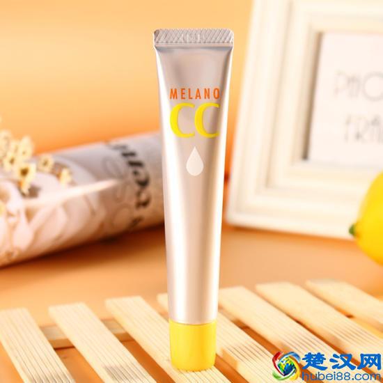 你脸上的痘印到底是什么？该怎么消除掉？