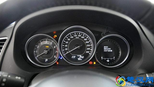 跑高速时，自己开和使用定速巡航，哪个更省油？