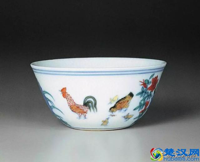 成化斗彩鸡缸杯举世闻名，真值近3亿元？专家：炒作，不值这个价