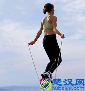 跳绳5分钟等于燃脂1小时,专家告诉你如何跳绳才能正确有效的减肥