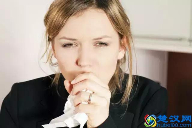 淋巴瘤即是淋巴癌！身体出现这3个症状，是淋巴瘤早期信号