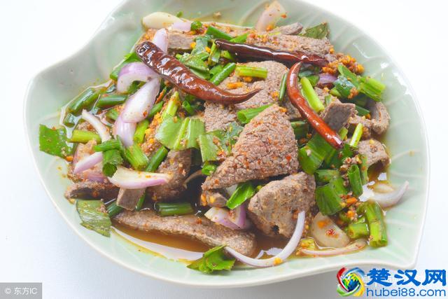 尿酸高的人哪些食物不能吃？医生：把握这三点，就能远离痛风！