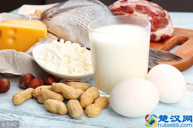 尿酸高的人哪些食物不能吃？医生：把握这三点，就能远离痛风！