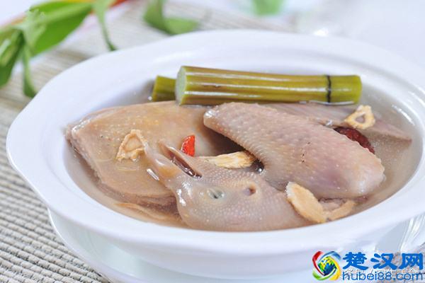 刚生完孩子的产妇吃什么好？月子餐30天食谱及做法