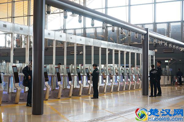 香港到澳门便宜又快捷——港珠澳口岸穿梭巴士完全攻略