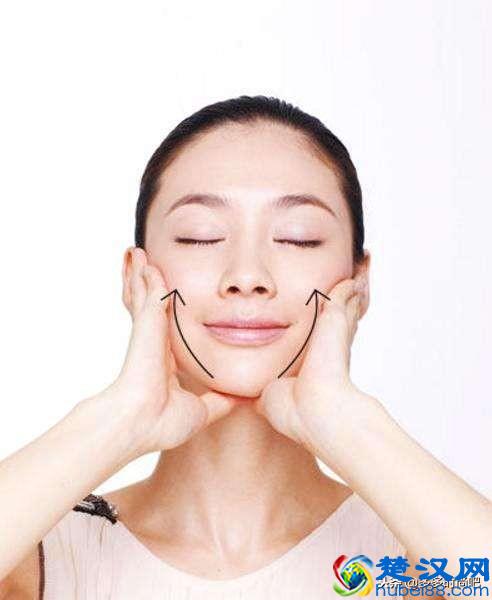 超有效瘦脸法，简单五个按摩方式，帮你瘦脸同时改善抬头纹法令纹