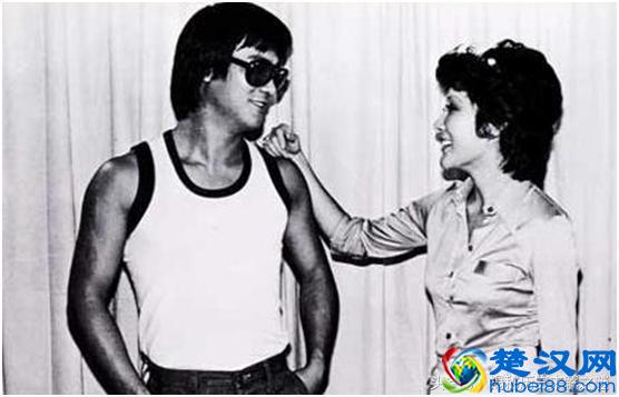 李小龙死因新发现：死在情人丁佩的家中，丁佩却是黑道大哥的女人
