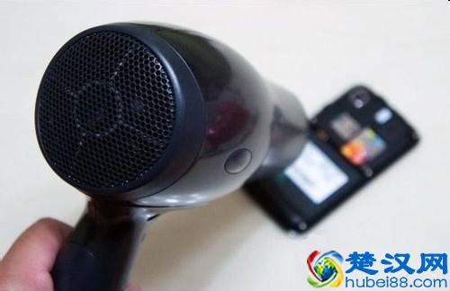 手机不小心进水了怎么办？下面几招，轻松解决！