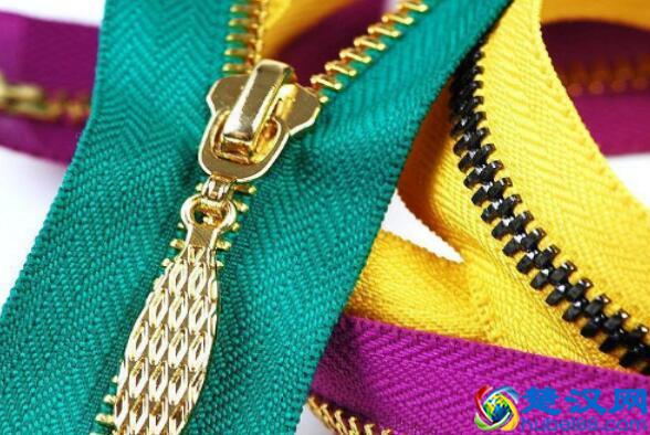 夫妻俩创业做服装小本生意，一个月赚30多万美元