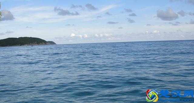 爸爸，大海为什么是蓝色的？