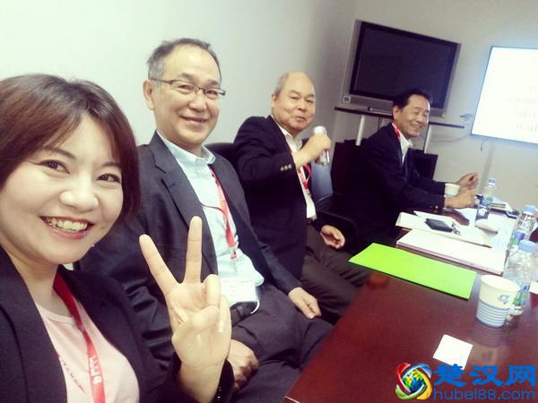 同声传译到底是一份什么样的工作