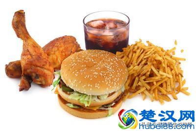 为何“便秘”越来越多？提醒您：3种食物是便秘“祸根”，要少吃