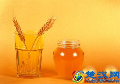 为何“便秘”越来越多？提醒您：3种食物是便秘“祸根”，要少吃