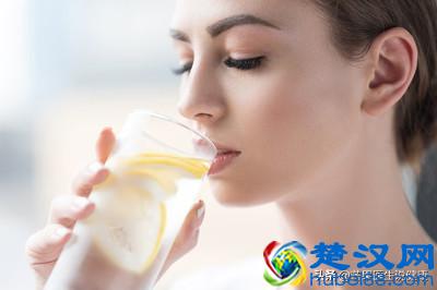 为何“便秘”越来越多？提醒您：3种食物是便秘“祸根”，要少吃