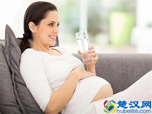 孕妇补钙分四个阶段 孕妇补钙吃什么钙片？