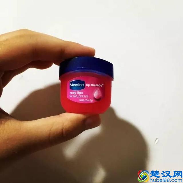 万能的凡士林，堪称护肤界的扛把子