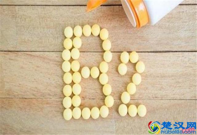 为啥到了秋冬季嘴角总溃烂，真的是上火了吗？听听教授怎么说