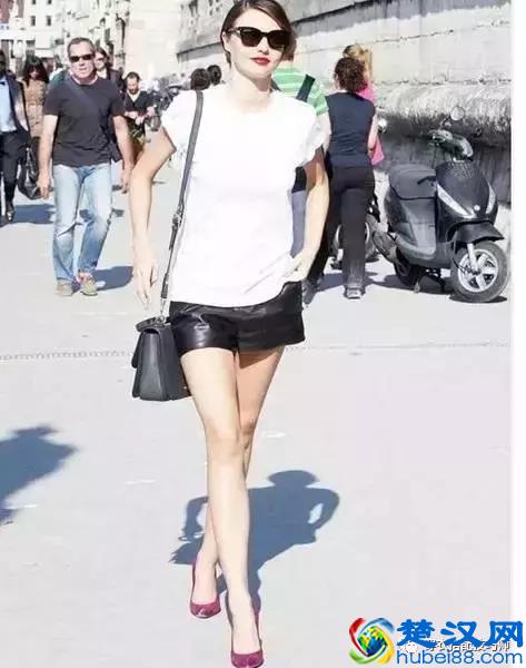 黑色裤子配什么颜色上衣？颜色搭配有技巧！