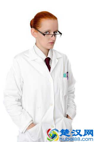 盐水泡脚好处多，有哪些注意事项？