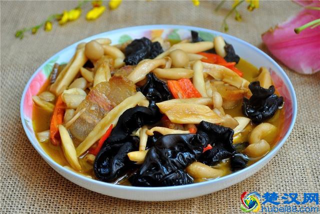 补铁，这8种食物要多吃！10道补铁食谱，让宝宝远离缺铁性贫血！