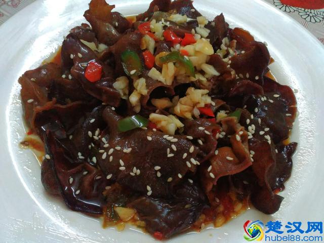 补铁，这8种食物要多吃！10道补铁食谱，让宝宝远离缺铁性贫血！