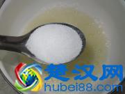 吃吃和乐乐告诉大家奶油是怎么做出来的