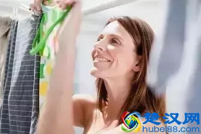 衣服不管染上什么，用这招都能洗掉，太实用了！