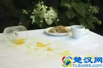 衣服不管染上什么，用这招都能洗掉，太实用了！