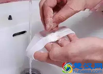 衣服不管染上什么，用这招都能洗掉，太实用了！