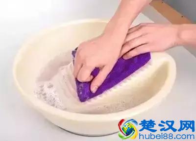 衣服不管染上什么，用这招都能洗掉，太实用了！