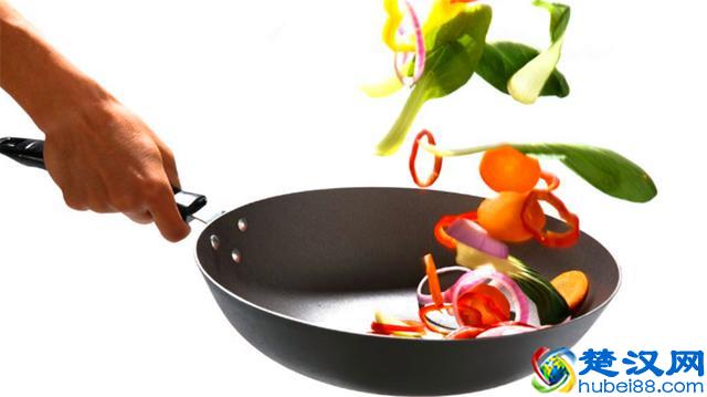 如何选购一口好锅，新手看这里就够了，炒菜口感好全靠一口锅