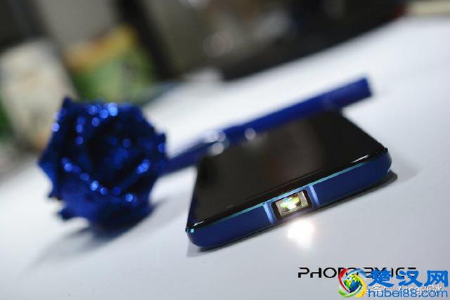 一起投影玩王者荣耀吧，青橙VOGA V激光投影手机体验分享