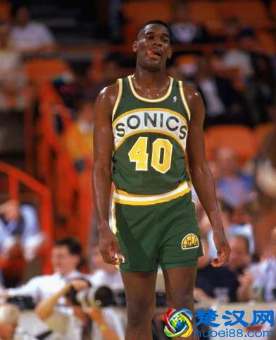 雨人坎普生涯赚1亿美金，为何刚退役就破产？看他当年的生活就懂