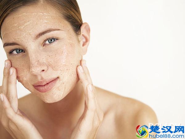 洗脸美白淡斑用白醋好还是米醋好？