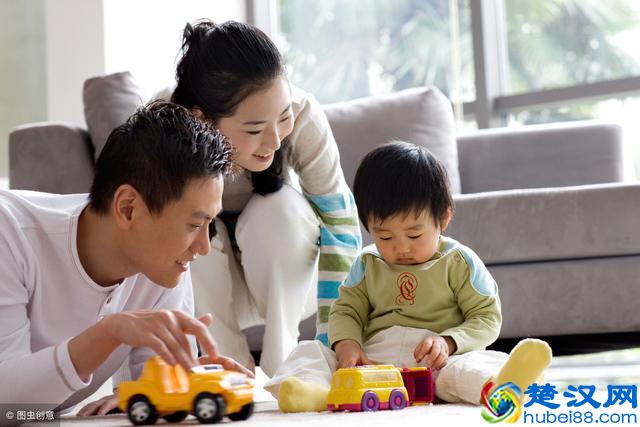 给孩子买什么保险最合适！看懂这些不被坑！