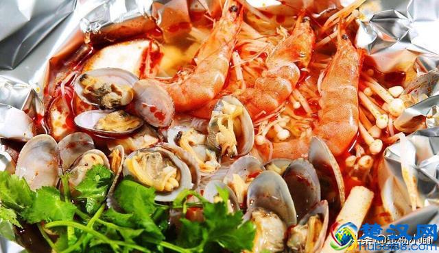 小吃广场卖的锡纸花甲，在家只需五步就能做好