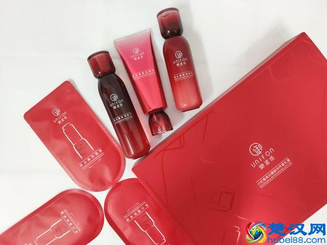 御泥坊护肤套装，五大复配精华，充分嫩白呵护你的肌肤