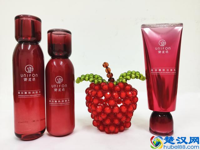 御泥坊护肤套装，五大复配精华，充分嫩白呵护你的肌肤