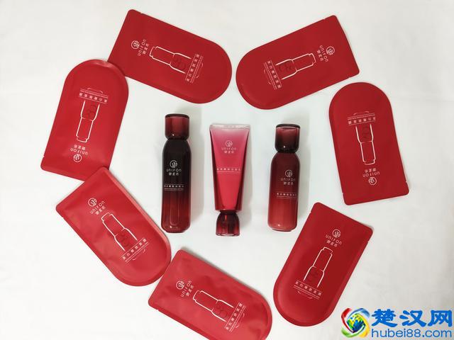 御泥坊护肤套装，五大复配精华，充分嫩白呵护你的肌肤